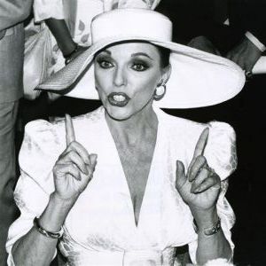 Joan Collins 1985, NYC.jpg